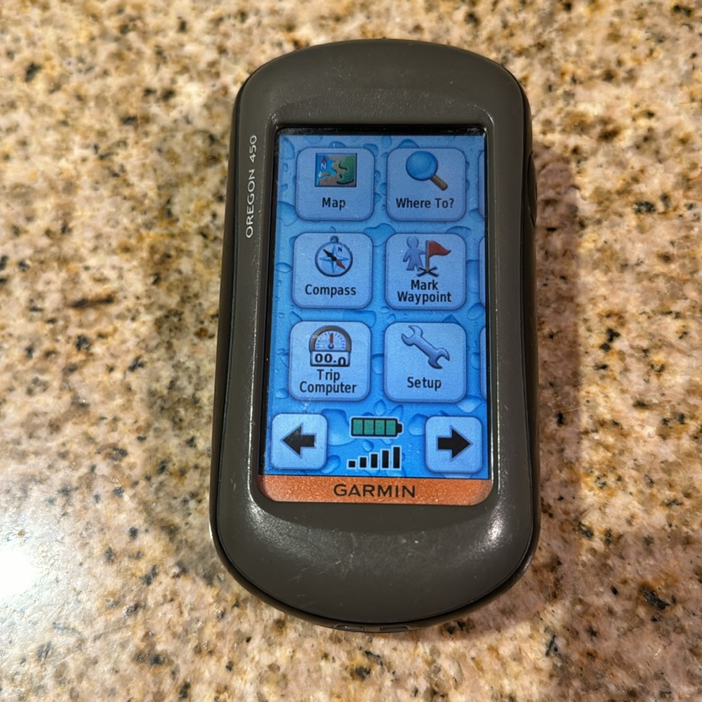 Garmin Oregon 450 Handheld GPS with DVD maps.